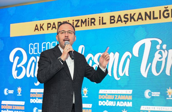 AK Parti İzmir İl Başkanlığında bayramlaşma programı düzenlendi