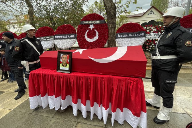 Şehit polis memuru Musa Keskin Elazığ'da son yolculuğuna uğurlandı