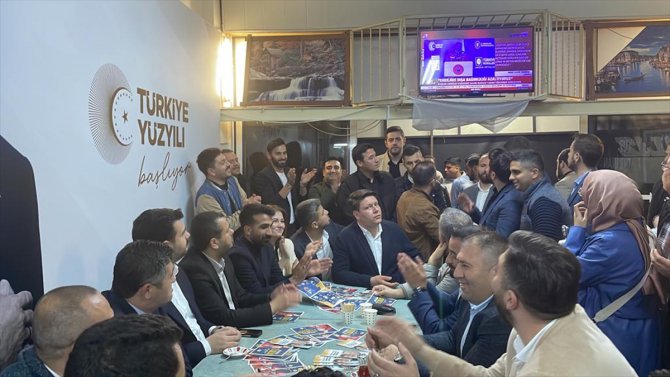 AK Parti'li Eyyüp Kadir İnan, İzmir'de düzenlenen gençlik iftarında konuştu: