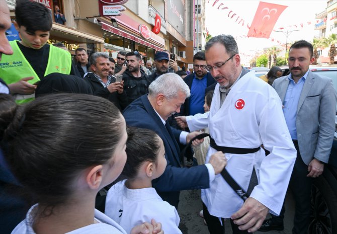 Gençlik ve Spor Bakanı Kasapoğlu, İzmir'de konuştu: