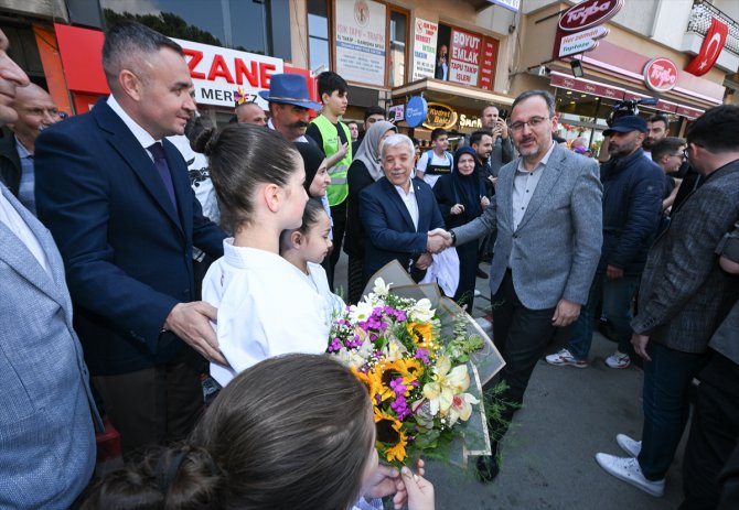 Gençlik ve Spor Bakanı Kasapoğlu, İzmir'de konuştu: