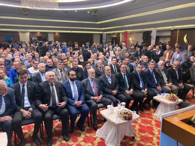 Saadet Partisi Genel Başkanı Karamollaoğlu, Konya'da partililerle bir araya geldi