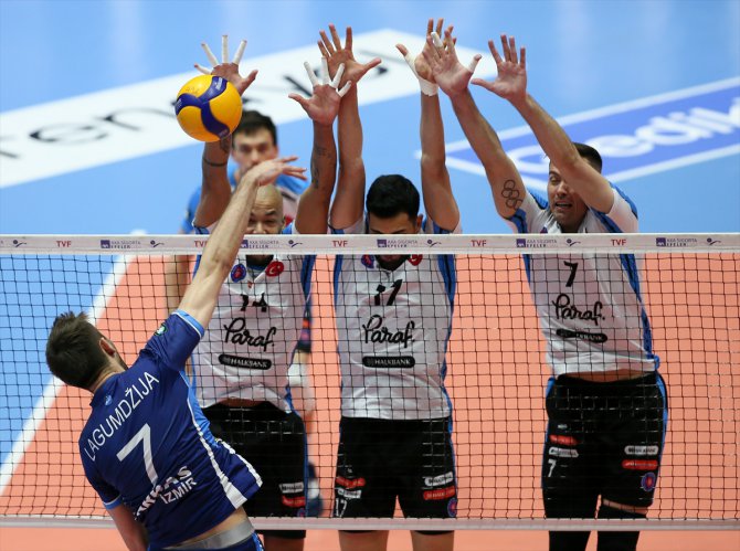 Voleybol: AXA Sigorta Efeler Ligi play-off 1-4 etabı