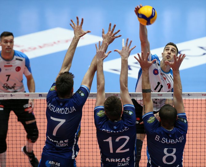 Voleybol: AXA Sigorta Efeler Ligi play-off 1-4 etabı