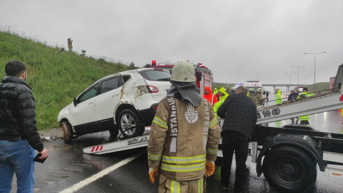 Tuzla'da kazaya müdahale eden ekibe otomobilin çarpması sonucu 7 kişi yaralandı