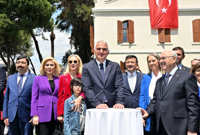 İzmir Kültür Sanat Fabrikası hizmete açıldı