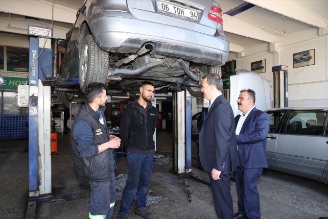 AK Parti Genel Sekreteri Şahin, Şaşmaz Oto Sanayi Sitesi esnafıyla bir araya geldi: