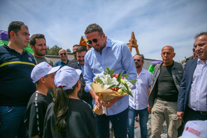 TBF Başkanı Türkoğlu, Hatay'daki Basketköy'de depremzedelerle buluştu