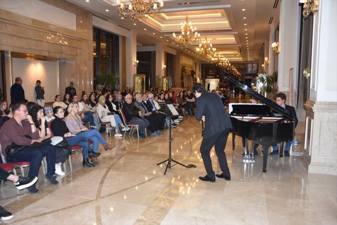 22. Afyonkarahisar Klasik Müzik Festivali'nde "Trio İnnsolitus" sahne aldı