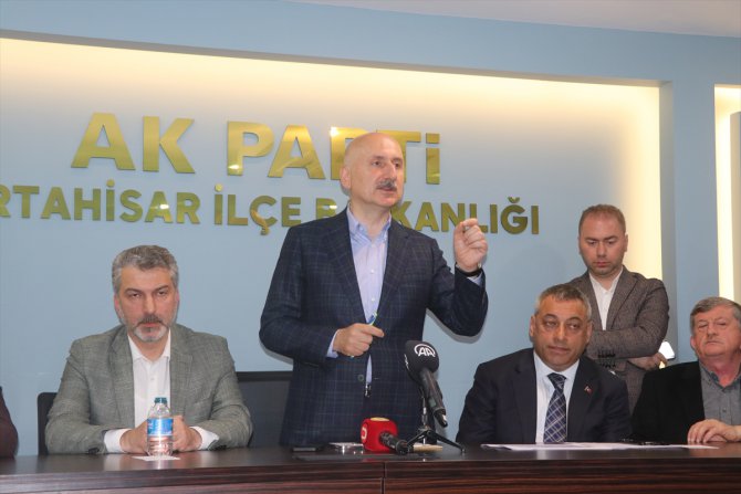 Bakan Karaismailoğlu, Ortahisar ilçesinde partililerle bir araya geldi: