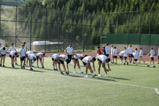 Kısa kulvar sürat pateninde hedef olimpiyatlara takım halinde katılmak