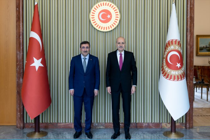 TBMM Başkanı Kurtulmuş, Cumhurbaşkanı Yardımcısı Cevdet Yılmaz ile görüştü