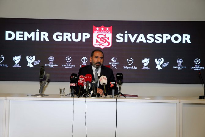 Sivasspor Kulübü Başkanı Otyakmaz, başkanlığa yeniden adaylığını açıkladı: