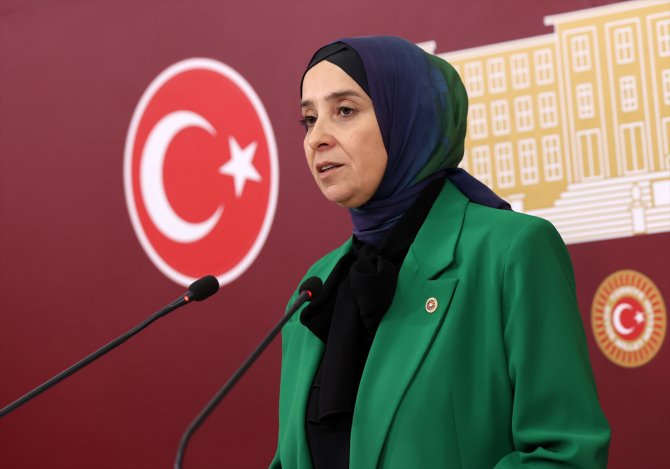 DEVA Parti'li Esen: "Depremzede kadınlar, neredeyse kaderiyle baş başa bırakılmıştır"