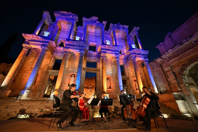 Wiener Kammersymphonie, Efes Antik Kenti'nde sahne aldı