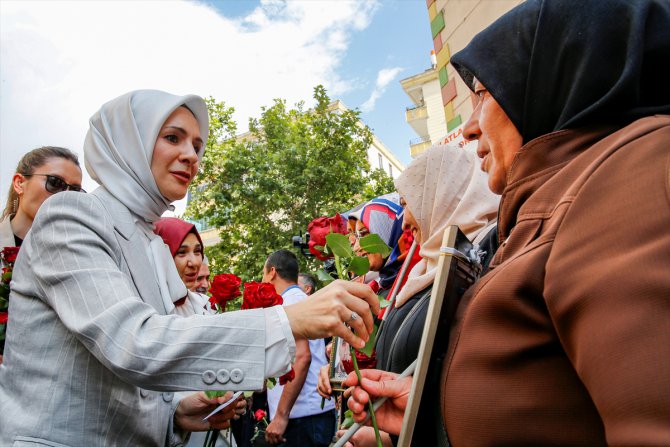 Aile ve Sosyal Hizmetler Bakanı Göktaş, Diyarbakır annelerini ziyaret etti: