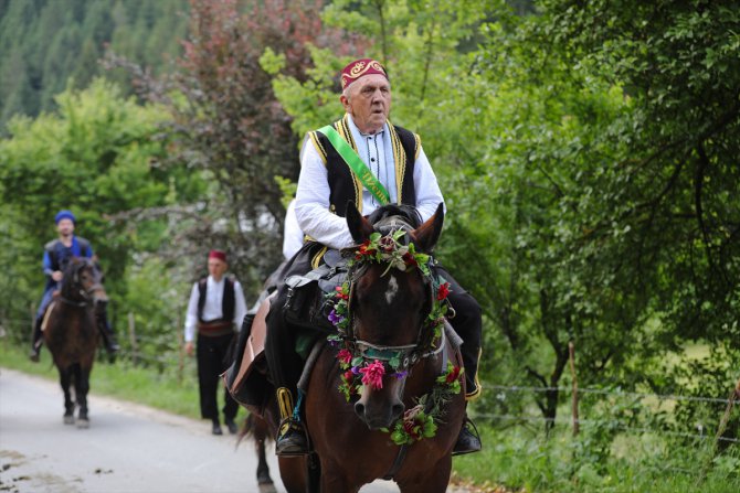 Bosna Hersek'te 513'üncü Ayvaz Dede Şenlikleri'ne katılacak atlılar Karaula'dan yola çıktı