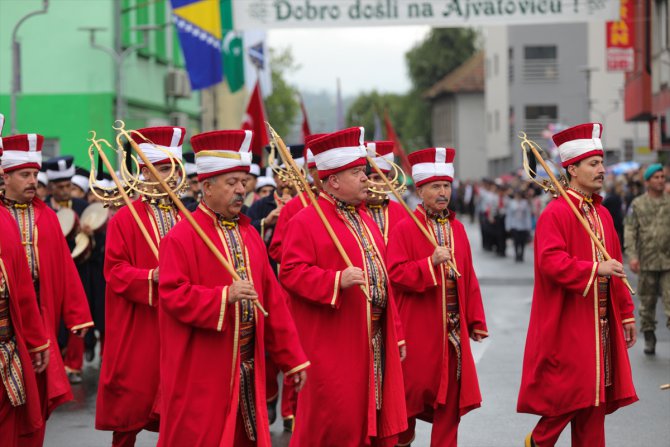 Bosna Hersek'teki Ayvaz Dede Şenlikleri'nde yer alacak atlılar geçit törenine katıldı