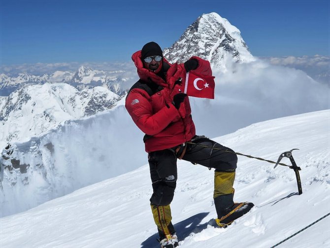 Milli dağcı Tunç Fındık, 14x8000 projesini bitiren ilk Türk oldu