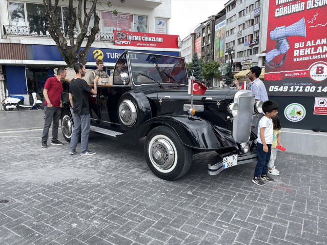 Atatürk'ün makam aracı olarak kullandığı otomobilin benzeri Bolu'da sergilendi