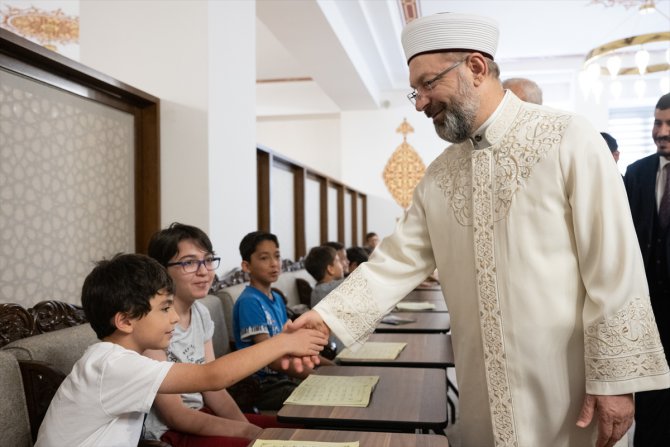 Diyanet İşleri Başkanı Erbaş, Gülhane Camisi'nde cuma hutbesi irat etti: