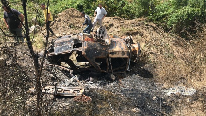 Kastamonu'da şarampole devrilerek yanan otomobilin sürücüsü öldü